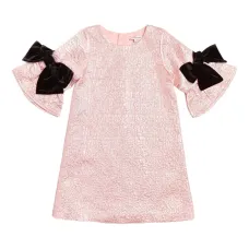 Платье с оборками на рукавах