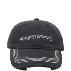 Бейсболка с эффектом потертости и вышивкой