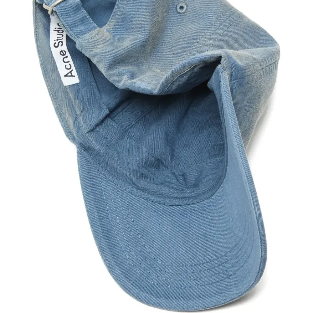 Бейсболка с логотипом