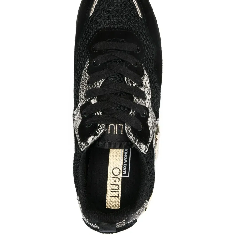 Кроссовки с панелями