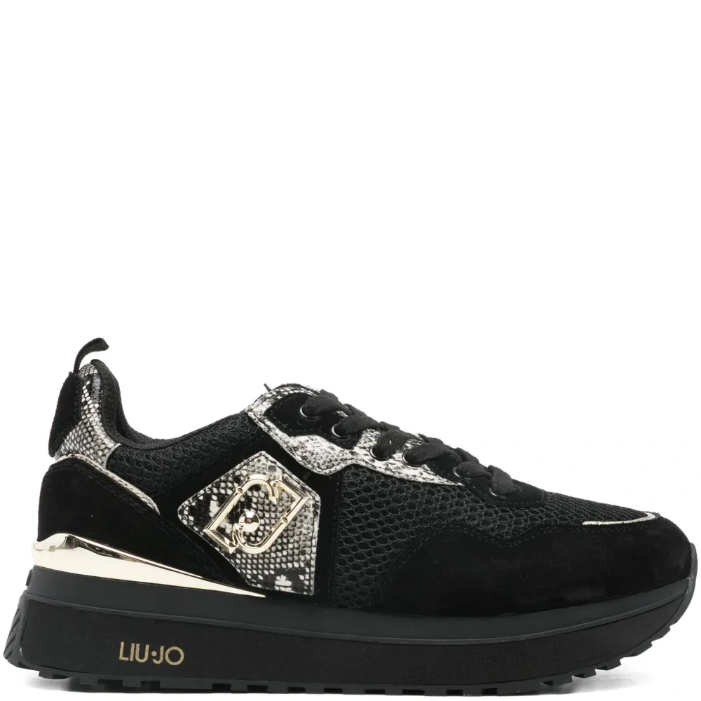 Кроссовки с панелями