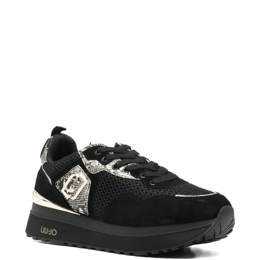 Кроссовки с панелями