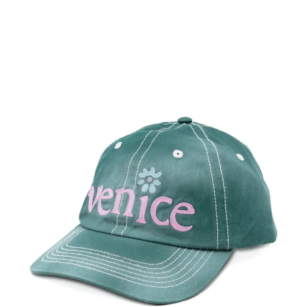 Бейсболка с вышивкой