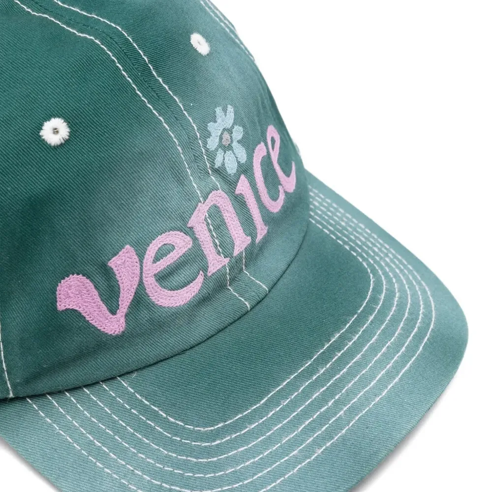 Бейсболка с вышивкой