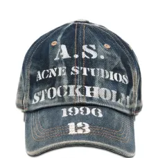 Бейсболка с логотипом