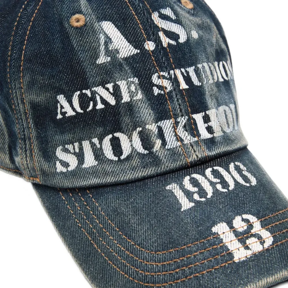 Бейсболка с логотипом Бейсболка с логотипом