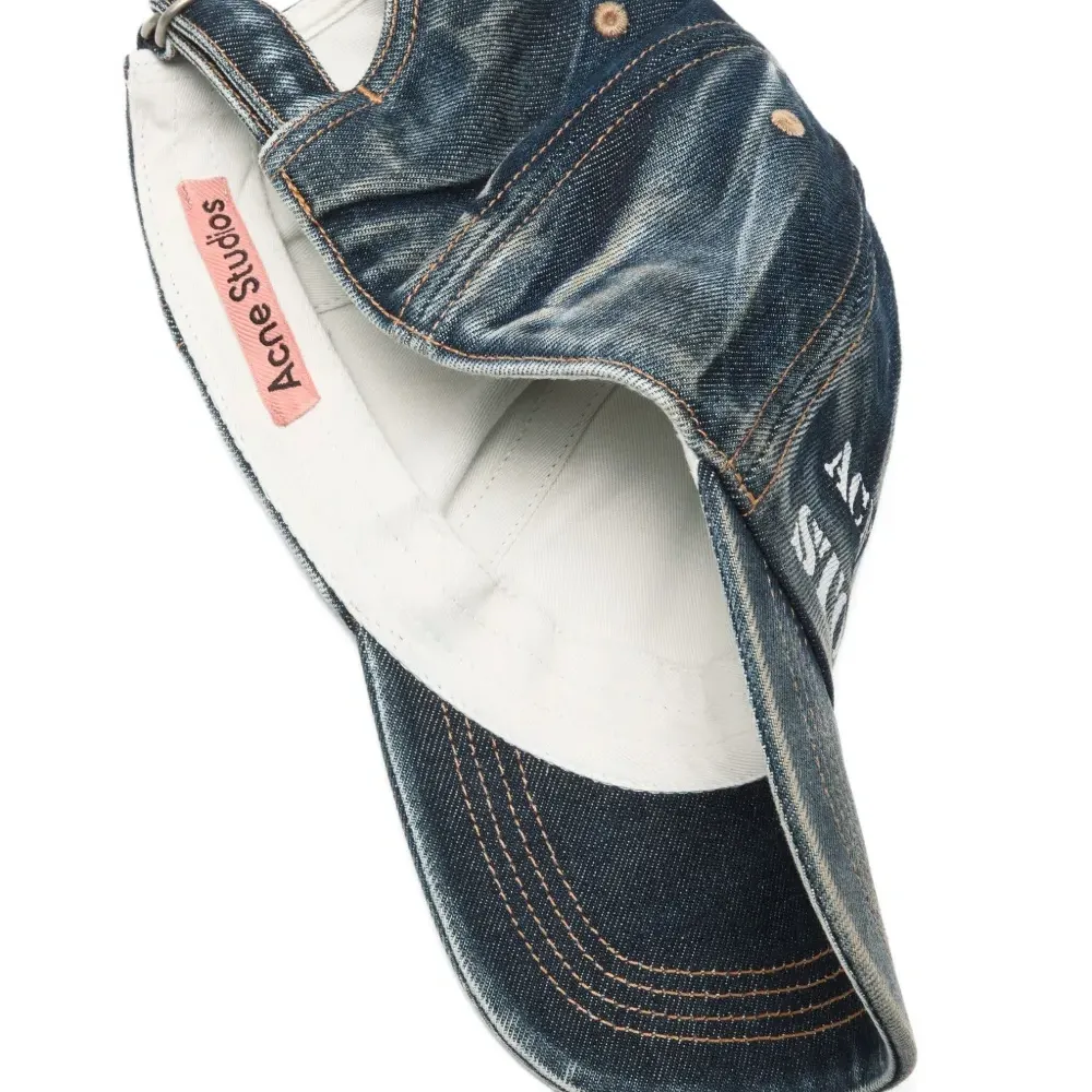 Бейсболка с логотипом Бейсболка с логотипом