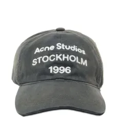 Бейсболка с логотипом