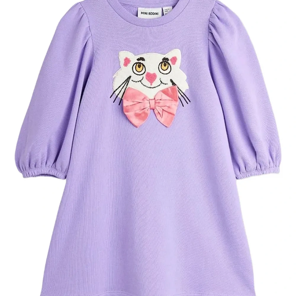 Платье с аппликацией в виде кошки