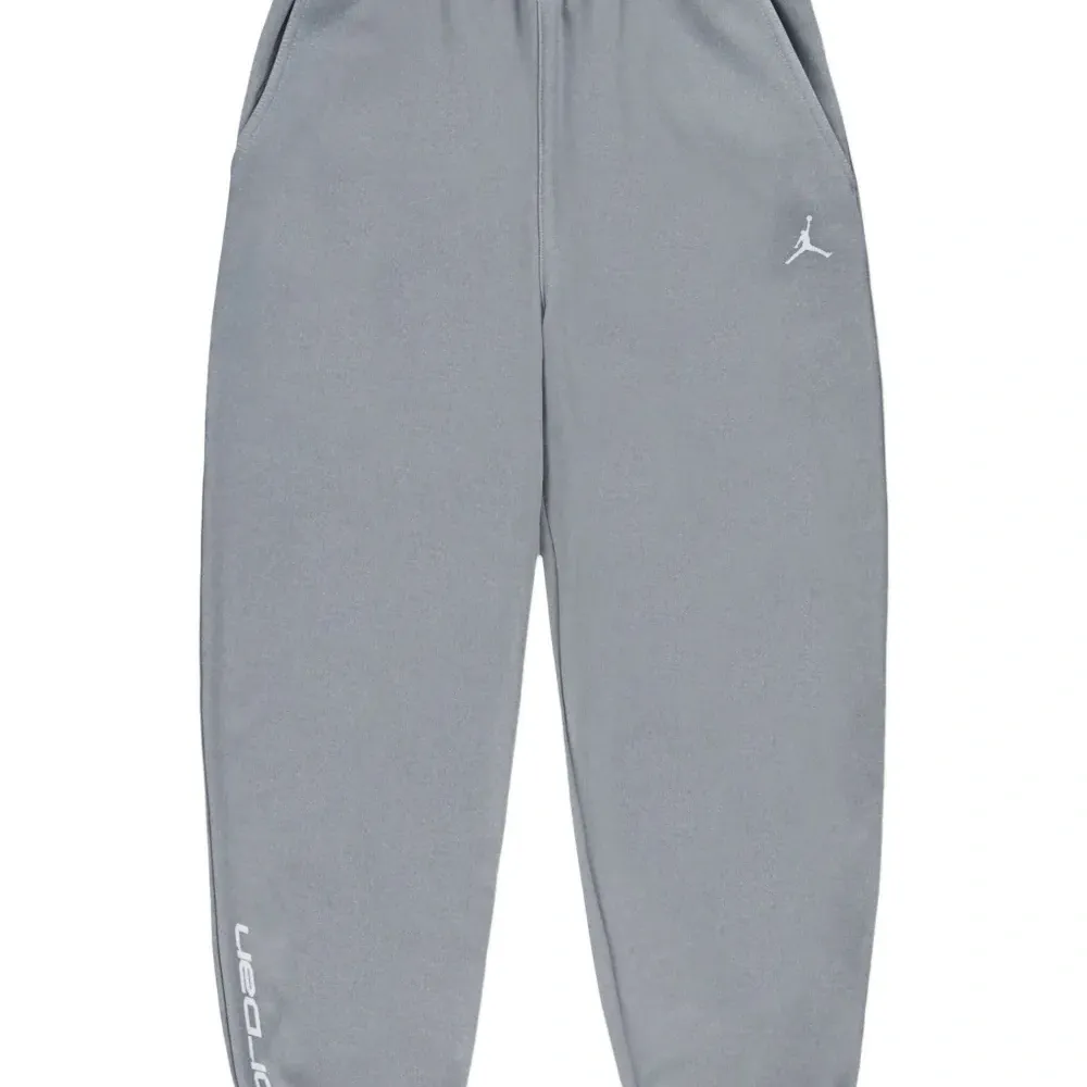 Брюки с вышитым логотипом