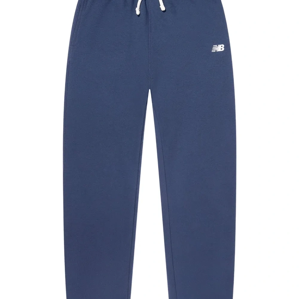 Спортивные штаны с вышитым логотипом