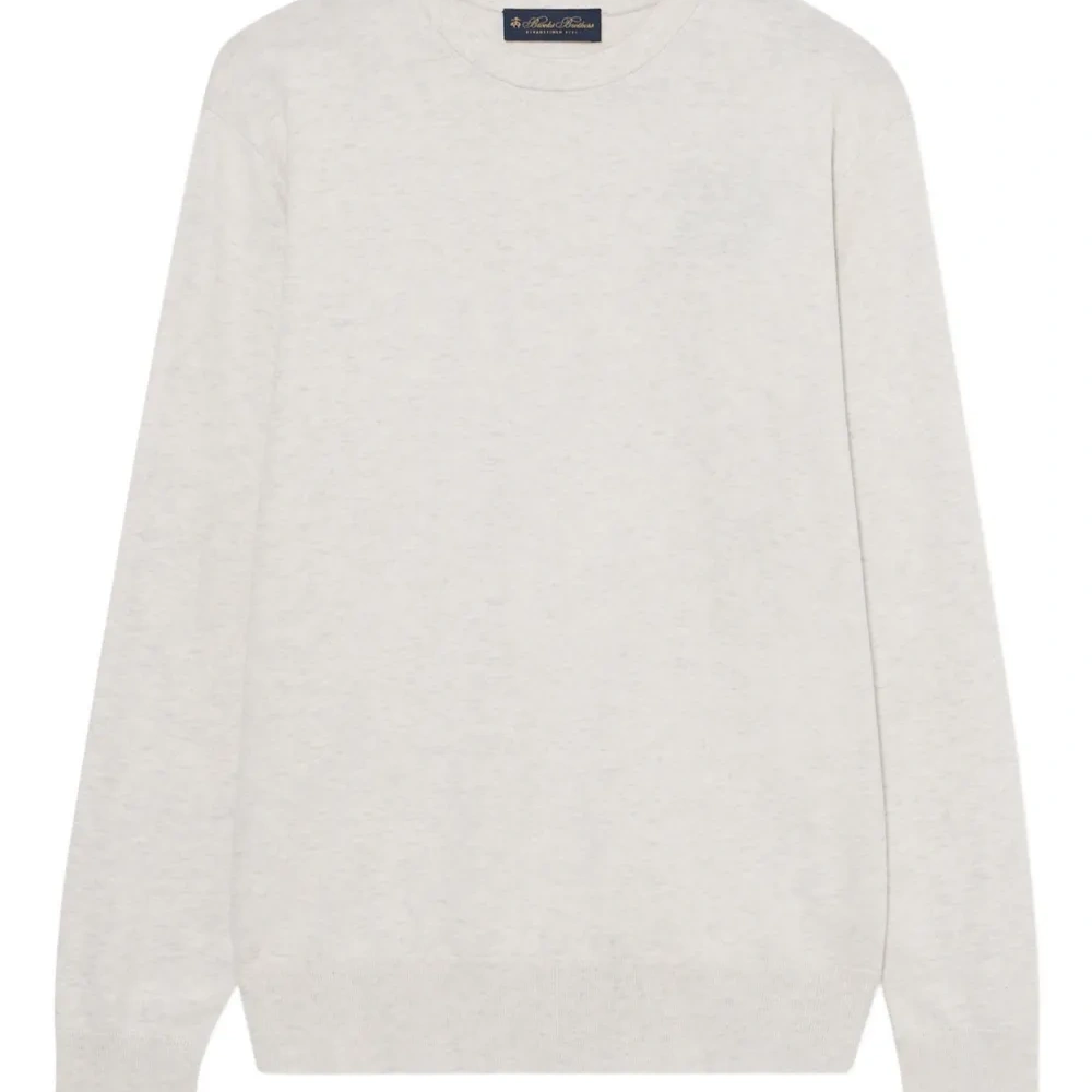 Свитер с круглым вырезом