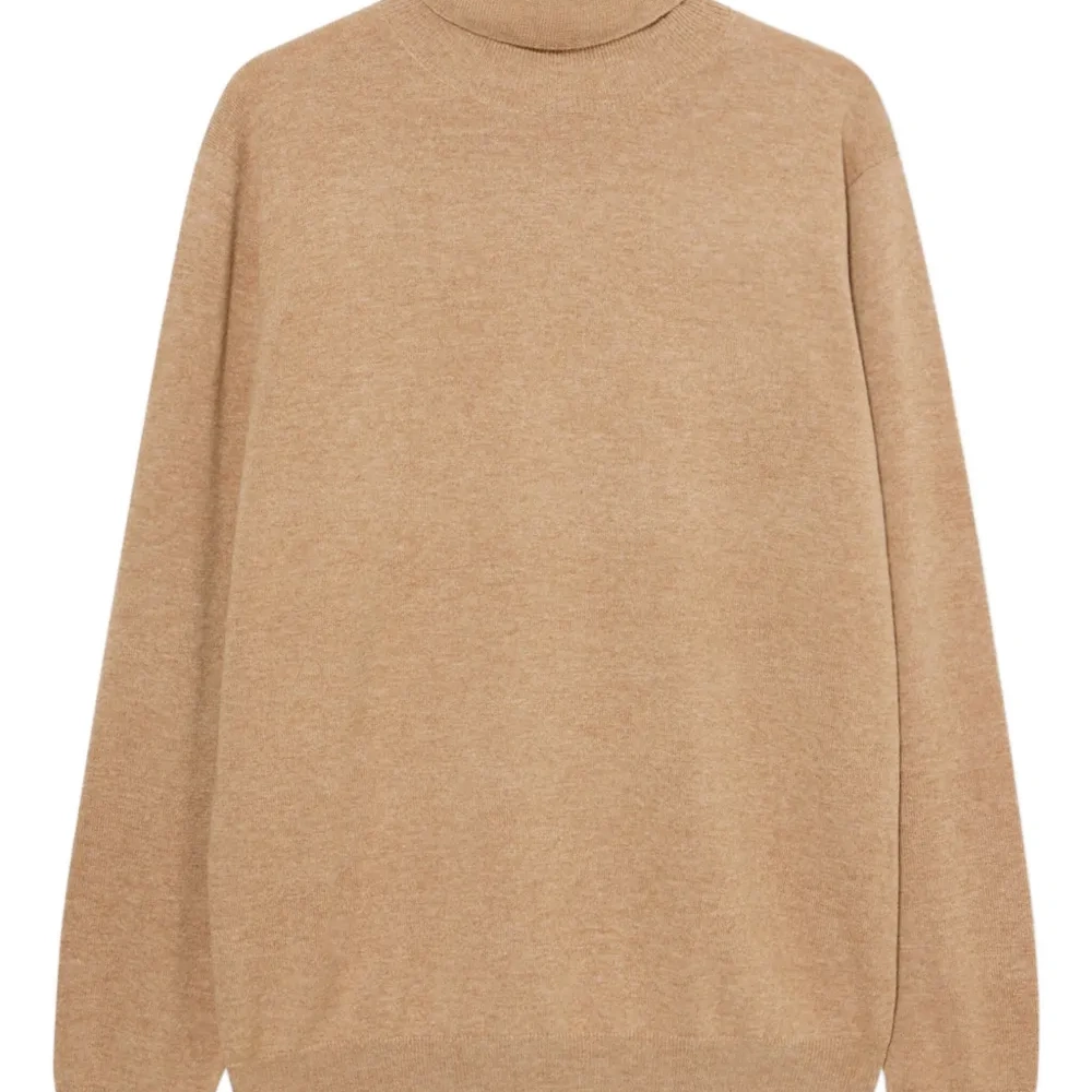 Свитер с воротником-гольф