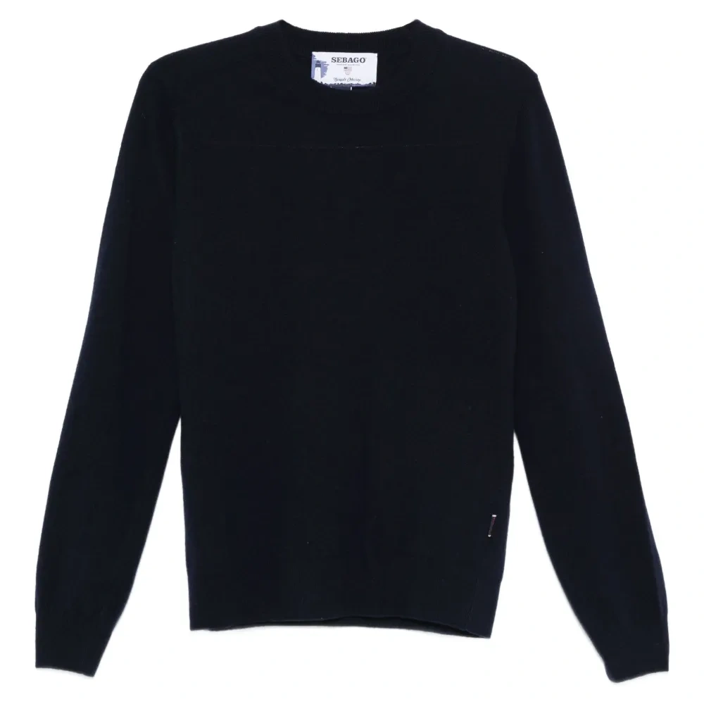 Свитер с круглым вырезом