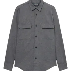 Рубашка с накладными карманами