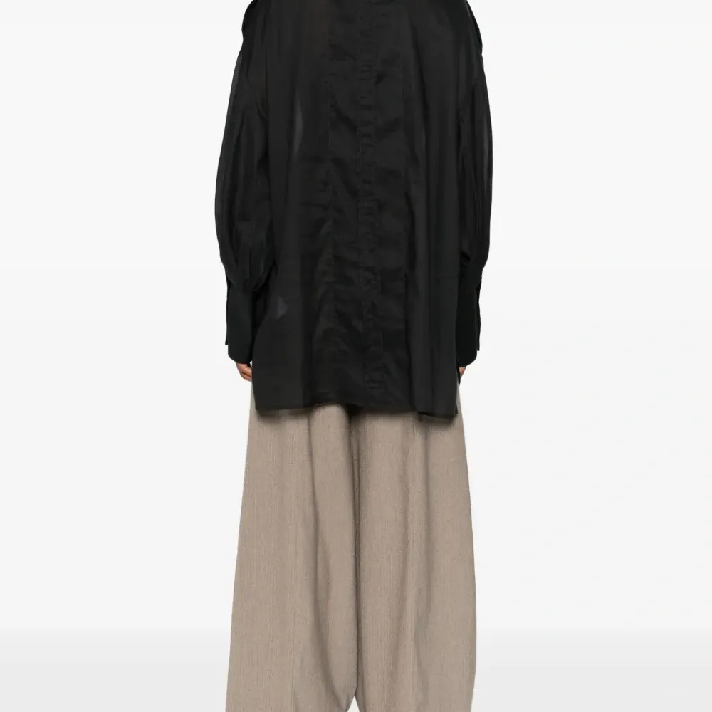 Блузка с заниженной линией плеч