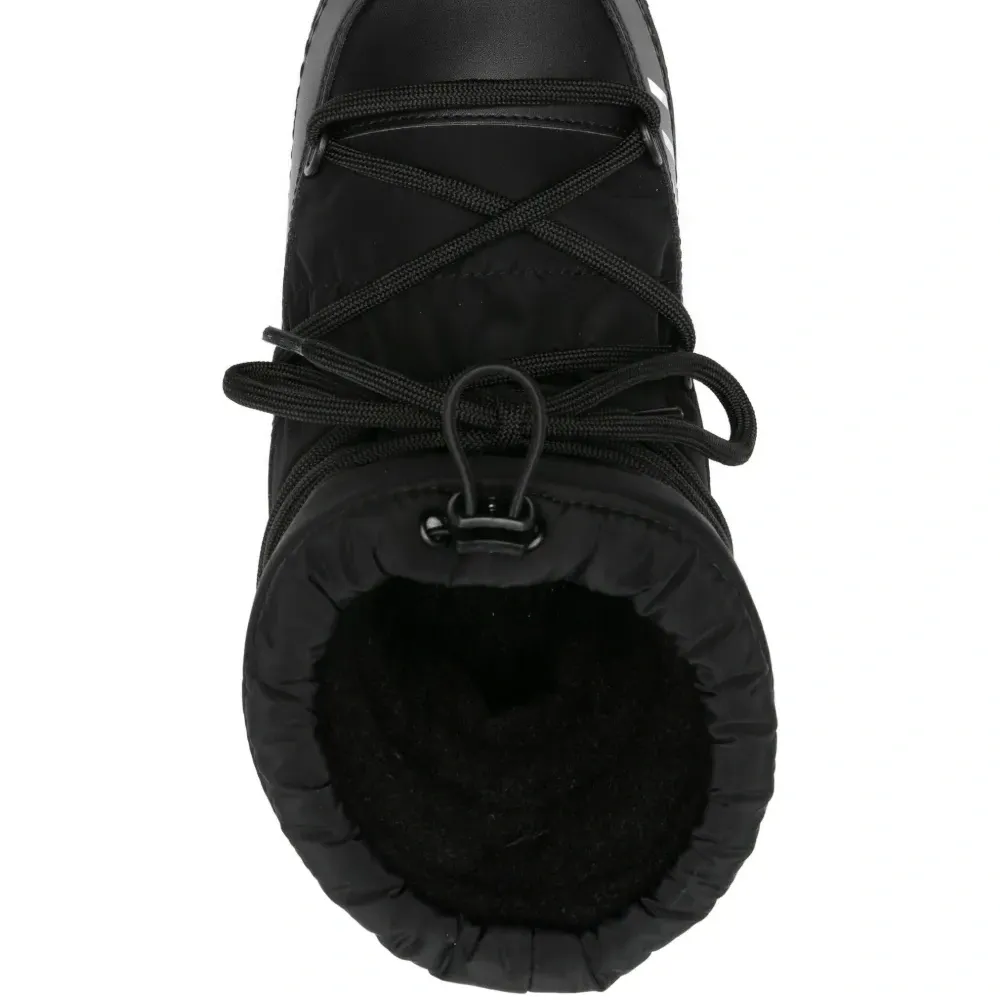 Дутые ботинки на шнуровке