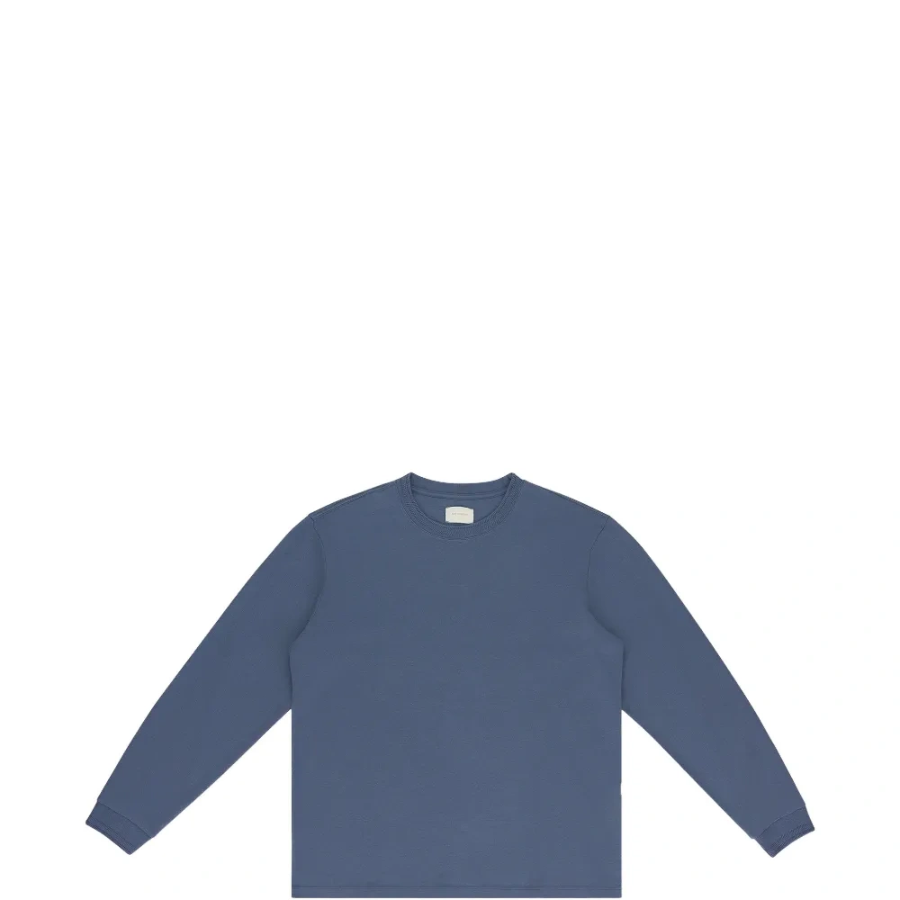 Футболка с вырезами