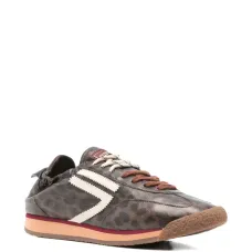 Кроссовки с анималистичным принтом