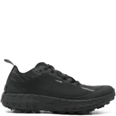 Кроссовки с логотипом