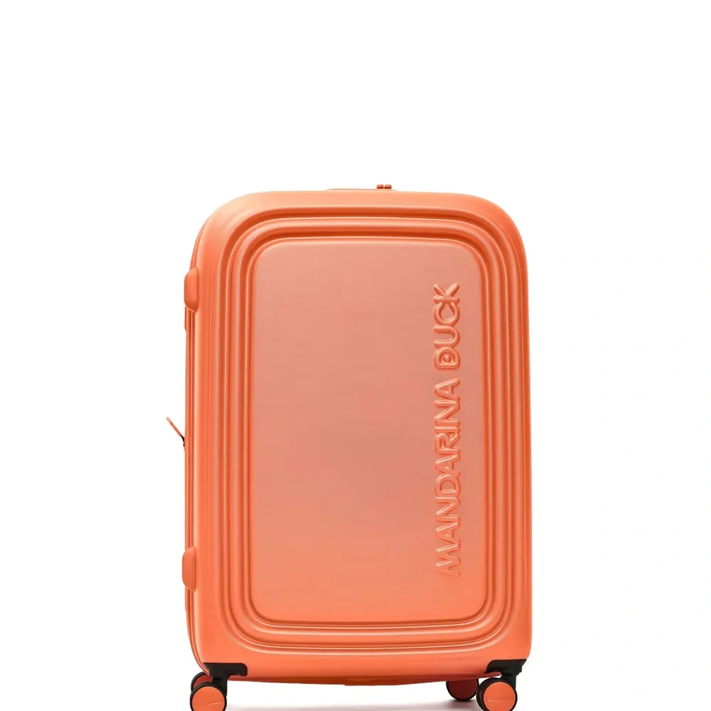 Чемодан с тиснёным логотипом