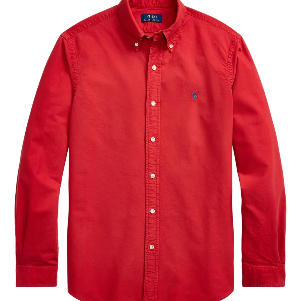 Рубашка с вышитым логотипом