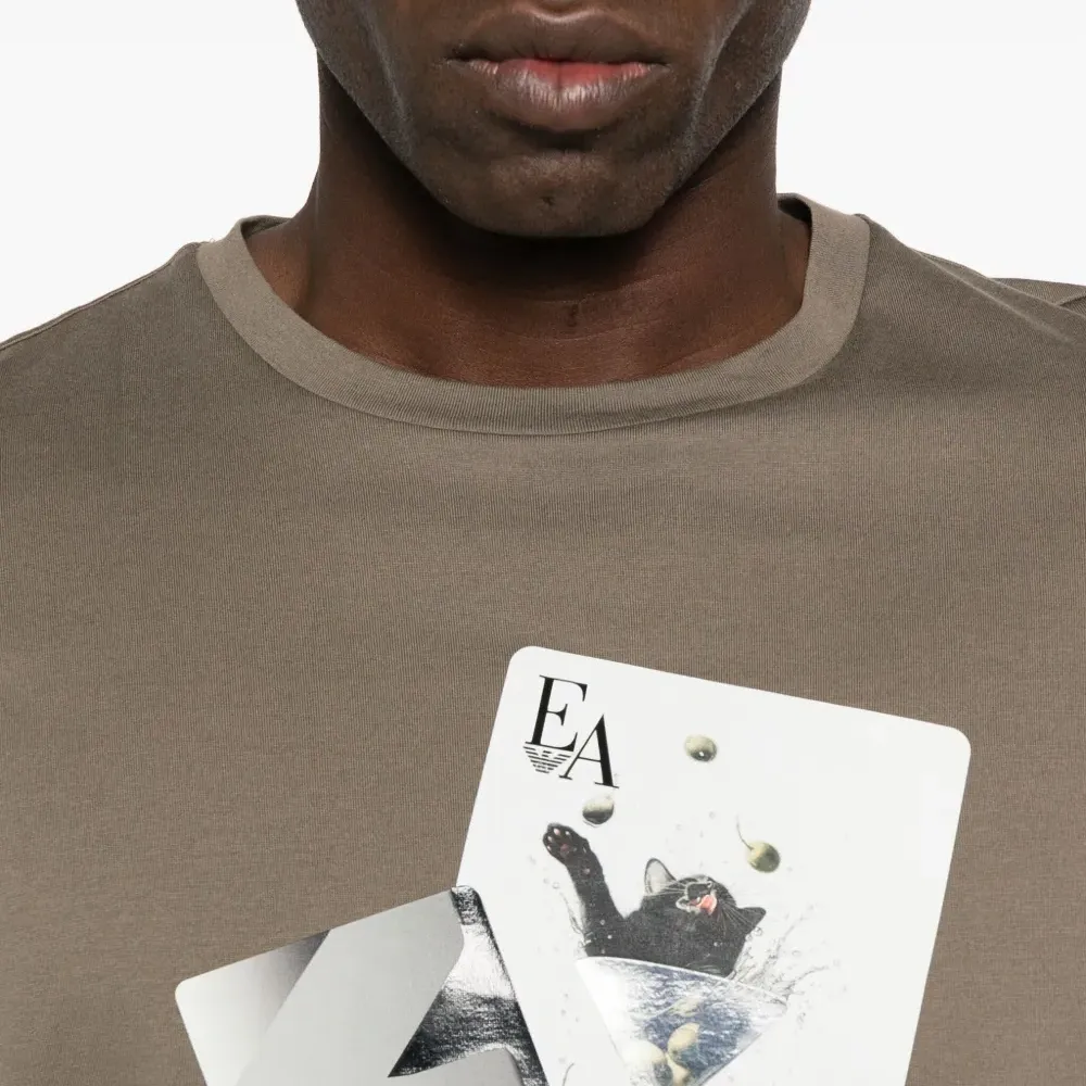 Футболка с графичным принтом Футболка с графичным принтом