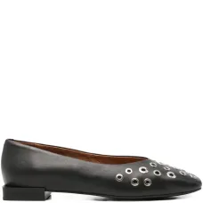 Балетки с квадратным носком и украшением в виде люверсов