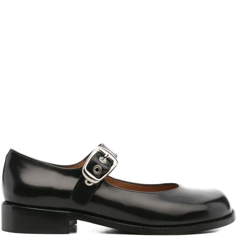 Кожаные туфли на ремешке с пряжкой