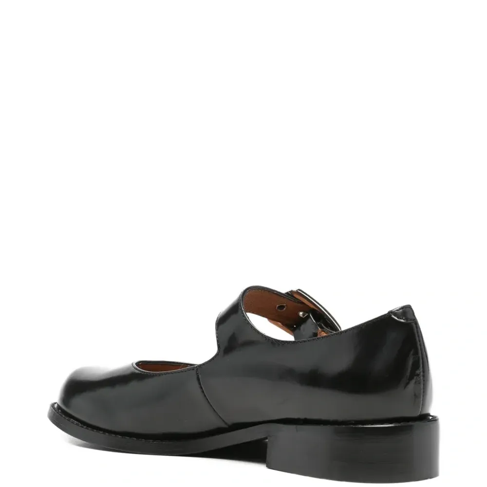 Кожаные туфли на ремешке с пряжкой