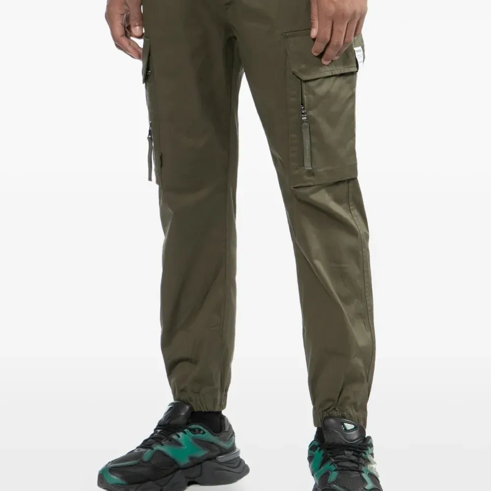 Брюки карго с нашивкой-логотипом