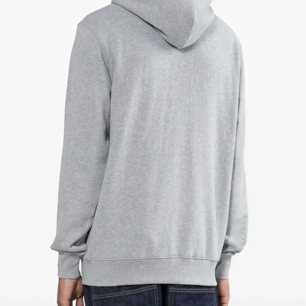 Худи с тисненым логотипом