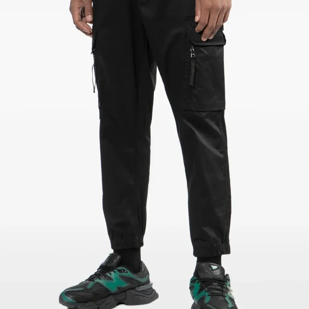 Брюки карго с нашивкой-логотипом