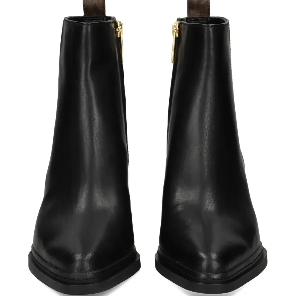 Сапоги Lex на каблуке 40 мм Сапоги Lex на каблуке 40 мм