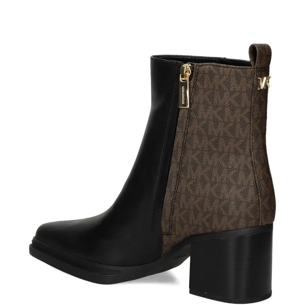 Сапоги Lex на каблуке 40 мм Сапоги Lex на каблуке 40 мм