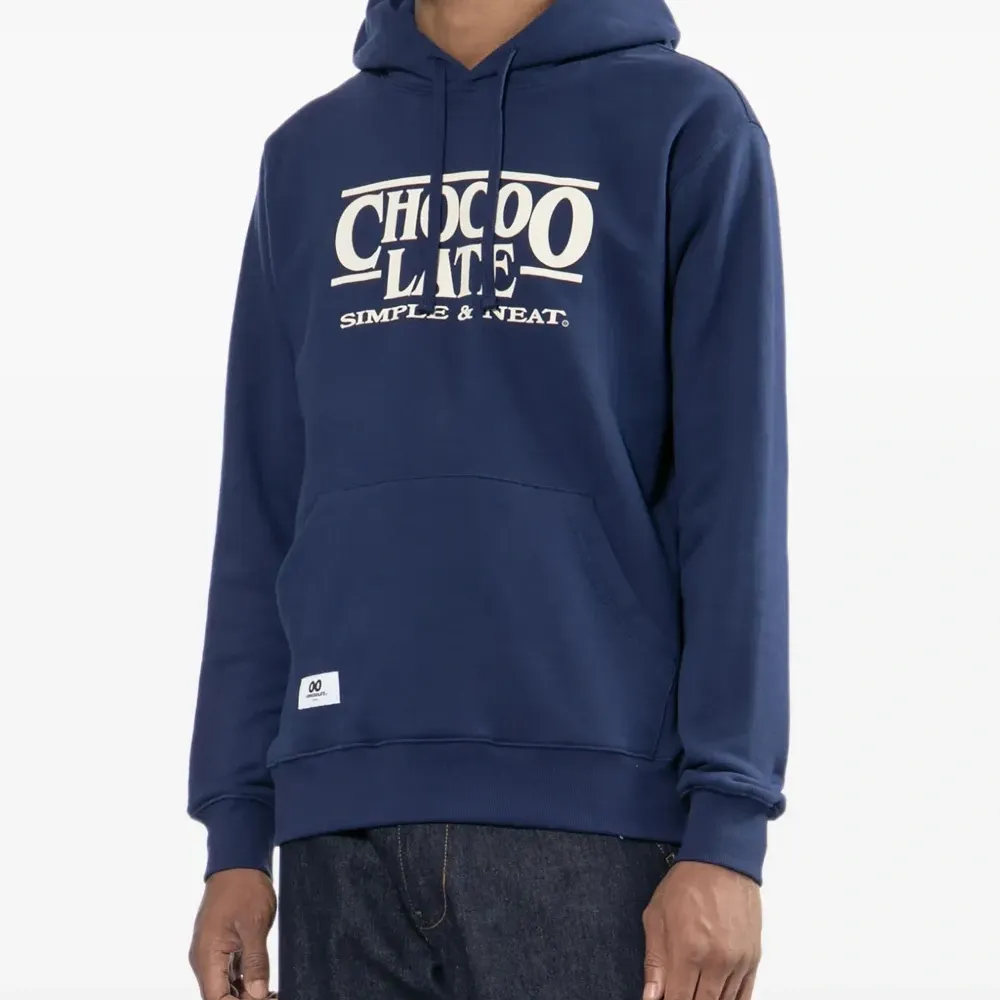 Худи с тисненым логотипом