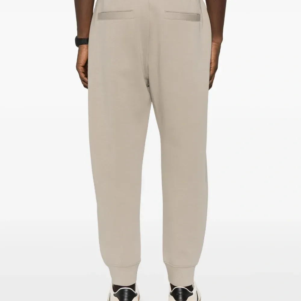 Спортивные брюки с вышитым логотипом