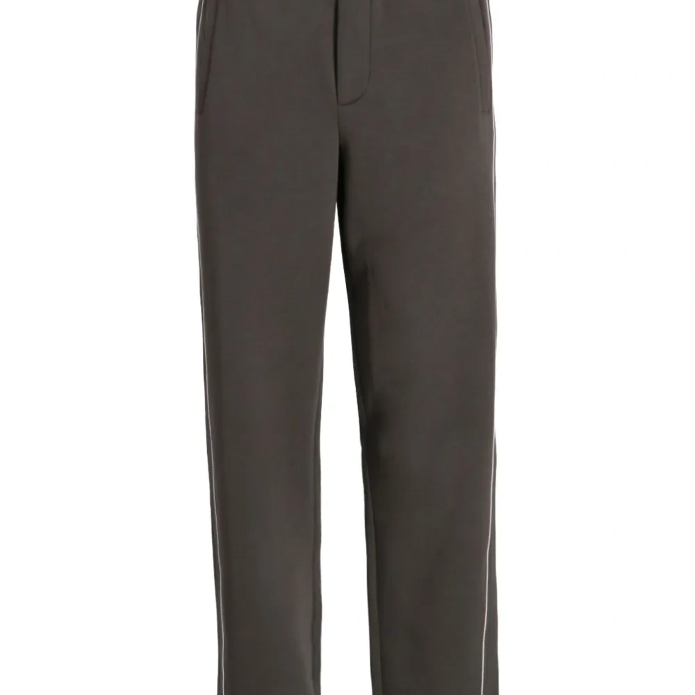 Спортивные брюки с лампасами