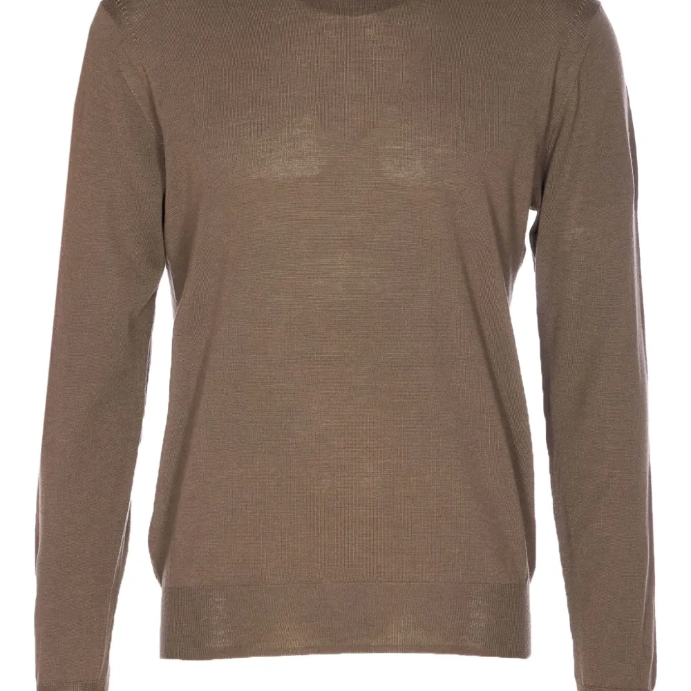 Джемпер с круглым вырезом и длинными рукавами