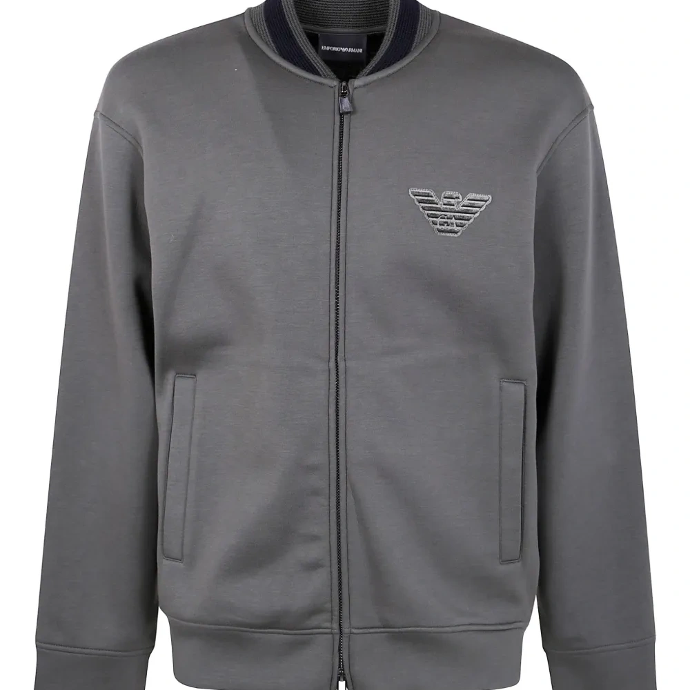 Бомбер с нашивкой в виде орла