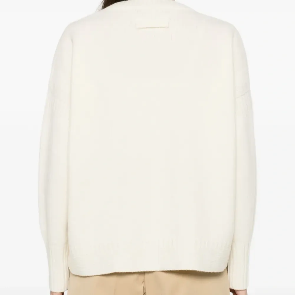 Свитер Aura Off с V-образным вырезом