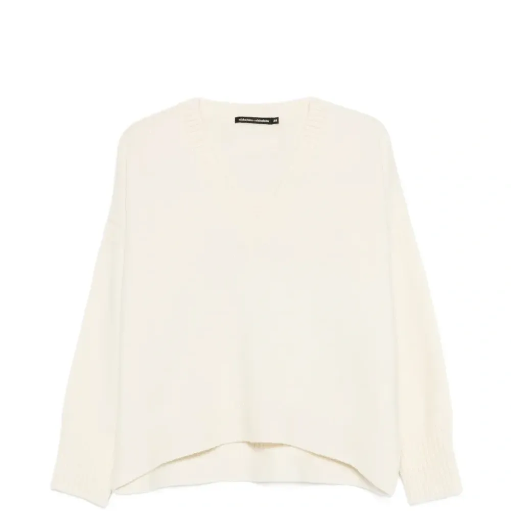 Свитер Aura Off с V-образным вырезом