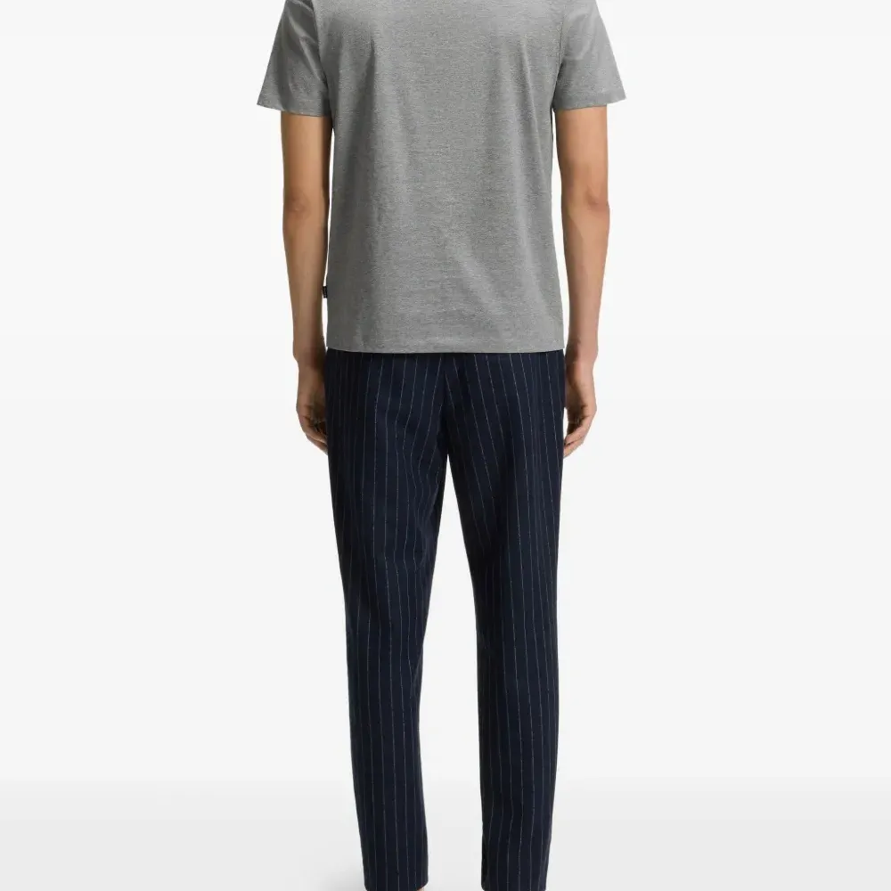 Футболка с круглым вырезом