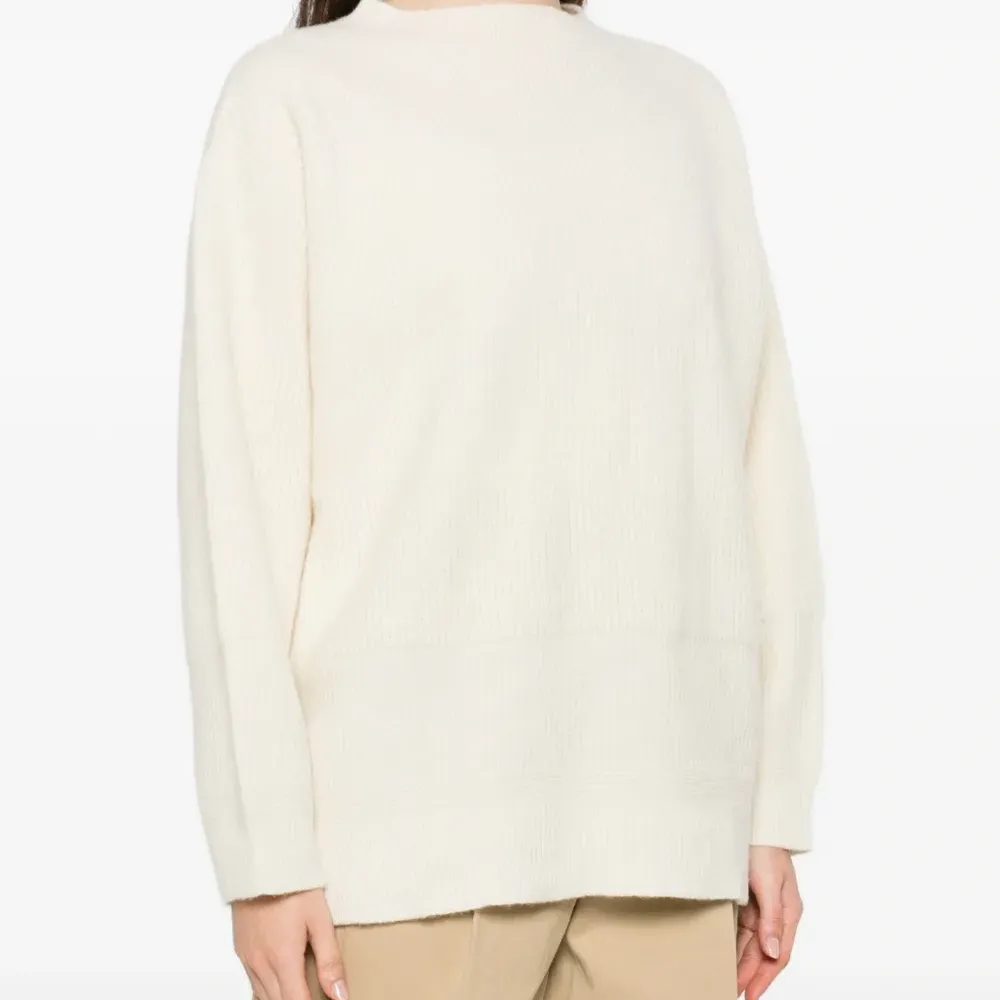 Рифлёный свитер с длинными рукавами