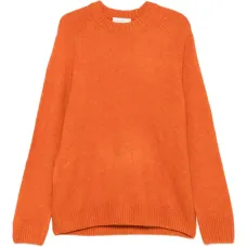 Свитер с круглым вырезом