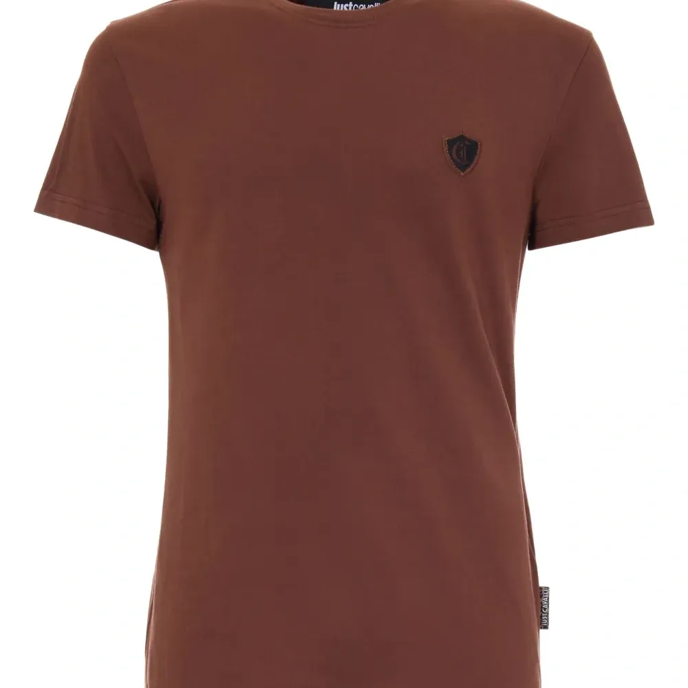 Футболка с нашивкой-логотипом