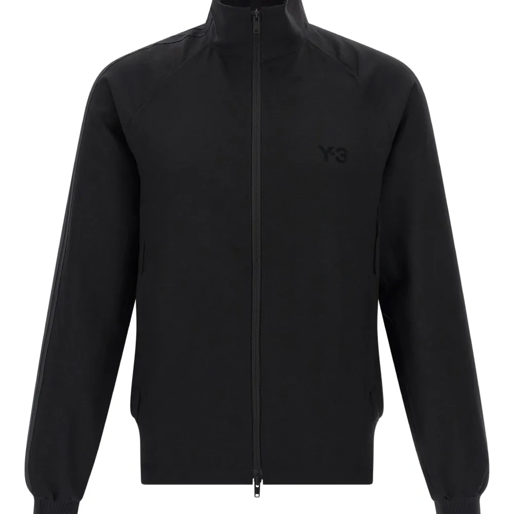 Куртка на молнии спереди