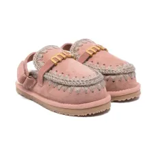 Тапочки с логотипом и плетёной отделкой Тапочки с логотипом и плетёной отделкой