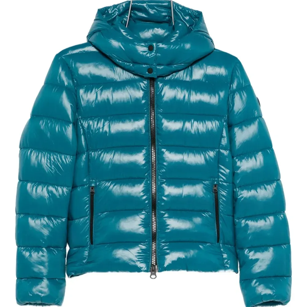 Утеплённая куртка с капюшоном