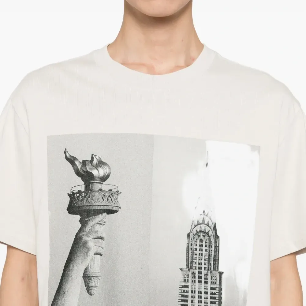 Футболка с графическим принтом